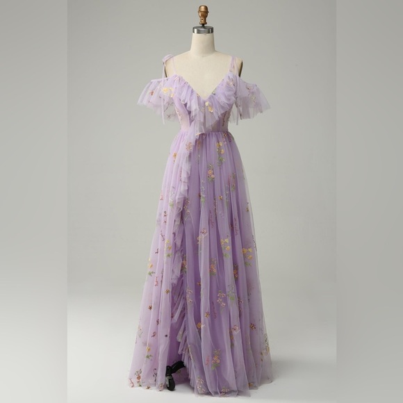 Dresses & Skirts - Fairycore formal Spaghetti Strap Floral Embriodered Dress in Purple size 10 NWOT